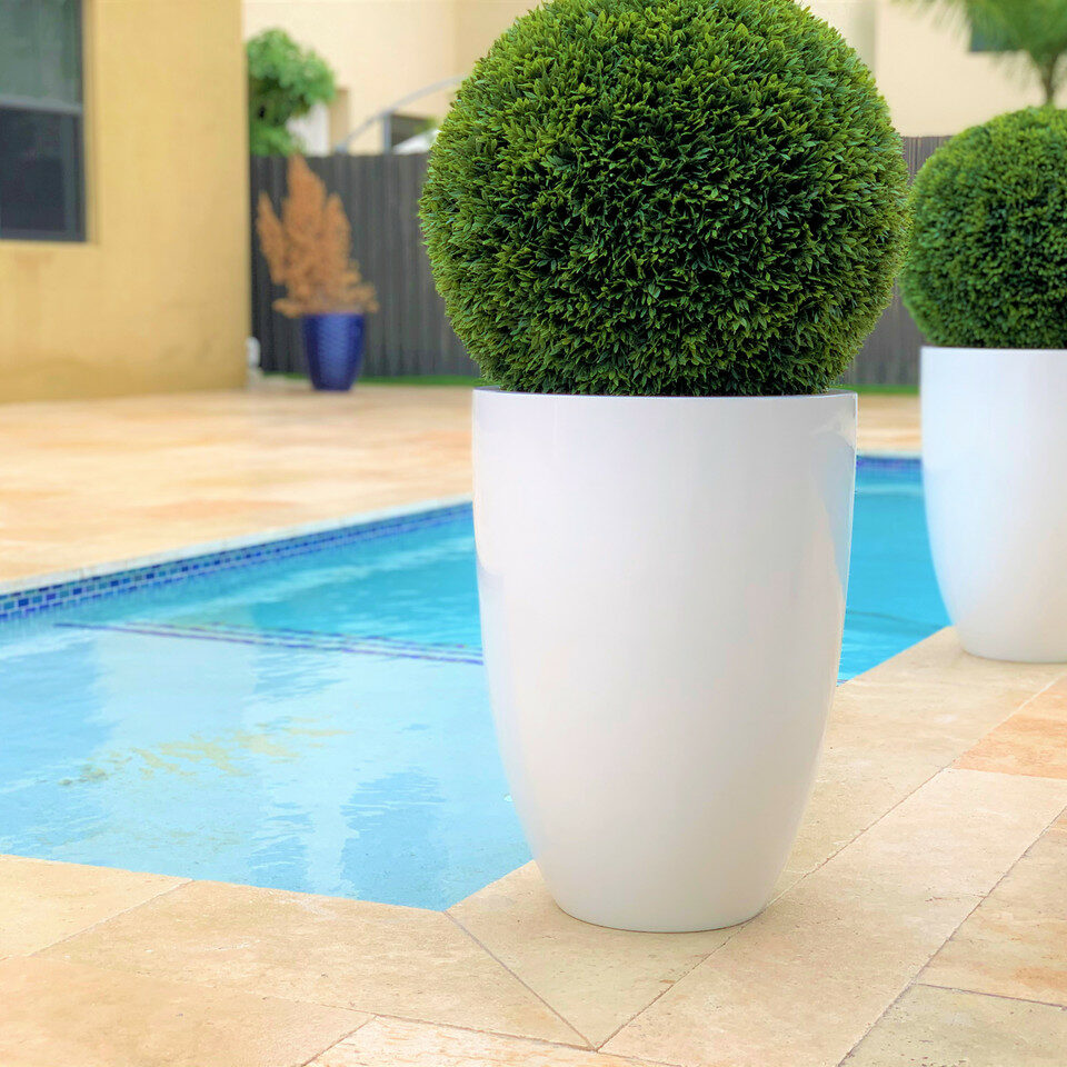 Topiary im Ben L Pflanzgefäß – 51 cm Fiberglas