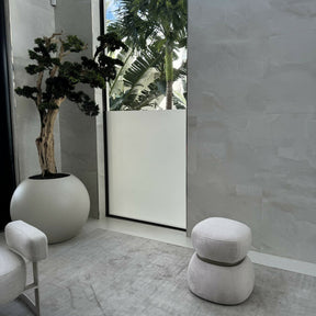 Bonsai-Baum in globusförmigem Pflanzgefäß – 180 cm, Satin-Beige