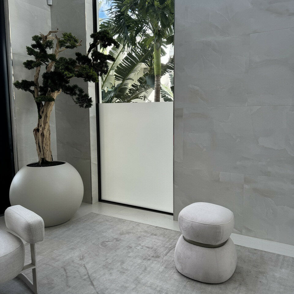 Bonsai-Baum in globusförmigem Pflanzgefäß – 180 cm, Satin-Beige